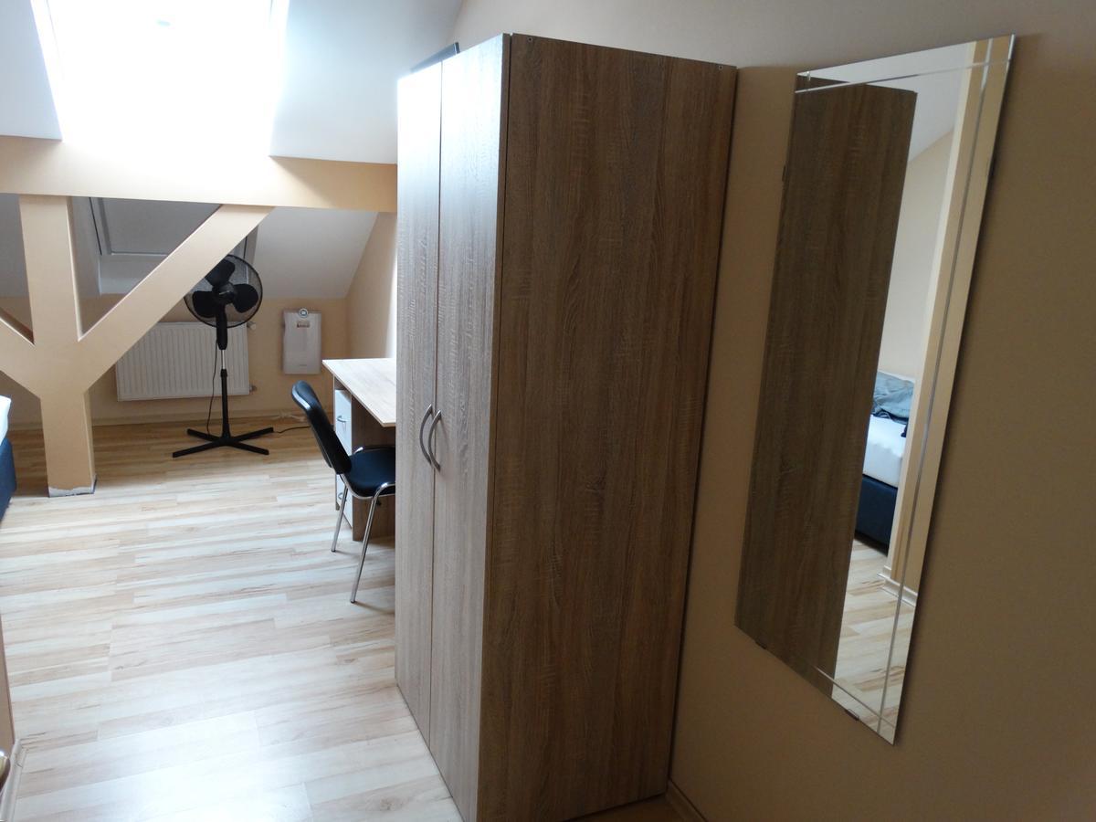 Hotel Amy Ratyzbona Zewnętrze zdjęcie
